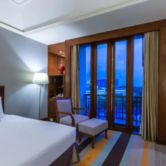 Chatrium Hotel Royal Lake Yangon 5* Номер Делюкс с двуспальной кроватью фото 30