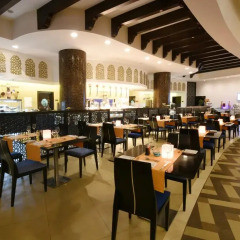 Отель The Ajman Palace питание фото 2