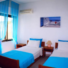 Отель Salonikiou Beach Deluxe Apartments Греция, Аристотелес - отзывы, цены и фото номеров - забронировать отель Salonikiou Beach Deluxe Apartments онлайн комната для гостей фото 4