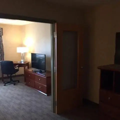 Отель Days Inn & Suites by Wyndham Brooks 2* Люкс повышенной комфортности с различными типами кроватей фото 4