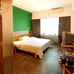 Отель 4th Zhongshan Road Garden Inn 3* Стандартный номер с различными типами кроватей фото 3