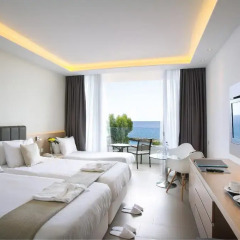 Отель The Royal Apollonia 5* Улучшенный номер с различными типами кроватей фото 3