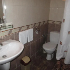 Отель Guest House Orchidea Болгария, Поморие - отзывы, цены и фото номеров - забронировать отель Guest House Orchidea онлайн ванная фото 2