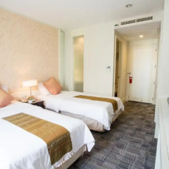 Отель Aphrodite Inn Bangkok 3* Номер Делюкс с различными типами кроватей фото 8