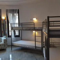 Pil Pil Hostel Madrid Кровать в женском общем номере с двухъярусной кроватью фото 4