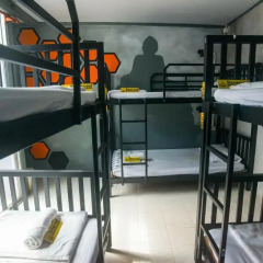 Beehive Phuket Old Town - Hostel Стандартный семейный номер двухъярусная кровать фото 6
