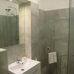 Отель Accommodo Boduena One Bedroom Apartment Польша, Варшава - отзывы, цены и фото номеров - забронировать отель Accommodo Boduena One Bedroom Apartment онлайн ванная