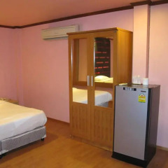 Suriwongse Hotel 3* Номер Делюкс с двуспальной кроватью фото 2