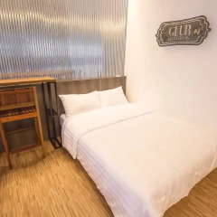 Отель Glur Bangkok Стандартный номер разные типы кроватей фото 7