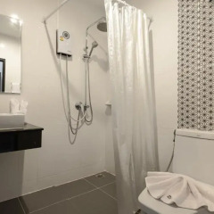 M.U.DEN Patong Phuket Hotel 3* Улучшенный номер двуспальная кровать фото 3