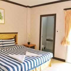 Отель B & L Guesthouse 3* Улучшенный номер с разными типами кроватей фото 13