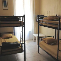 Отель Backpackers Chez Patrick Кровать в общем номере с двухъярусной кроватью фото 5