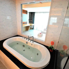 Отель Golden Dragon Beach Pattaya 3* Номер Делюкс с различными типами кроватей