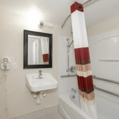 Отель Days Inn Neptune Beach 3* Стандартный номер с различными типами кроватей