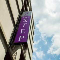 Отель The Step Sathon спортивное сооружение