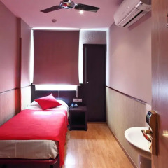 Отель Hostal Bcn Port Барселона спа