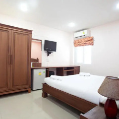 Отель Baan Sutra Guesthouse 3* Стандартный номер с различными типами кроватей