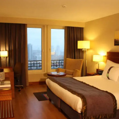 Отель Holiday Inn Istanbul Sisli 5* Стандартный номер с различными типами кроватей фото 8
