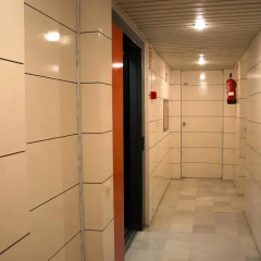 Отель Apartamentos Descartes Барселона интерьер отеля