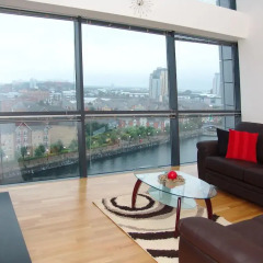 Апартаменты Quay Apartments Солфорд балкон