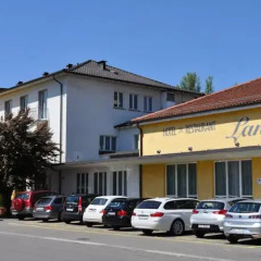 Hotel Landhus парковка