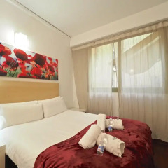 Отель Barcelonaforrent The Gaudi Suites Барселона комната для гостей