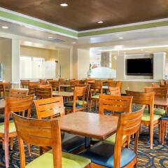 Comfort Inn Suites Near Universal Orlando Resort In Orlando