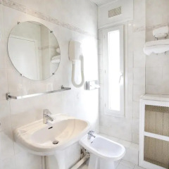 Отель Nadaud Hôtel 2* Стандартный номер с различными типами кроватей фото 10