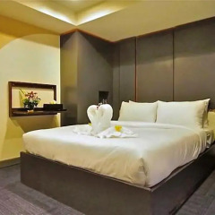 H2 Hotel 3* Номер Делюкс