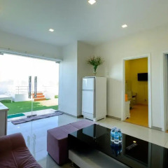 Апартаменты Sunrise Ocean View Apartment Люкс с различными типами кроватей фото 8