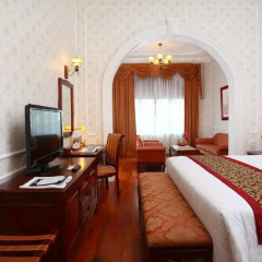 Hotel Continental Saigon 4* Улучшенный номер с различными типами кроватей фото 7