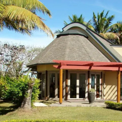 Отель Malaqereqere Villas гостиничный бар