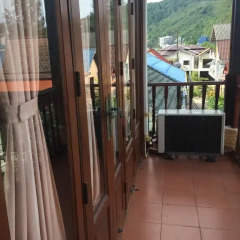 Отель House Kamala Beach балкон