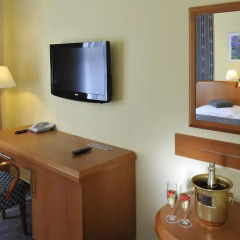 Hotel Astoria 4* Улучшенный номер с разными типами кроватей фото 4