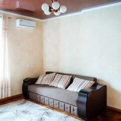 Гостиница Royal Apartment On Bazhanova 11 A Украина, Харьков - отзывы, цены и фото номеров - забронировать гостиницу Royal Apartment On Bazhanova 11 A онлайн комната для гостей фото 2