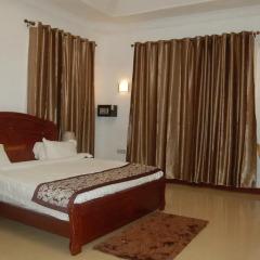 Kingsbridge Royale Hotel 3* Стандартный номер с различными типами кроватей фото 6