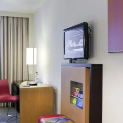 Отель Novotel Zurich City-West 4* Улучшенный номер с различными типами кроватей фото 2