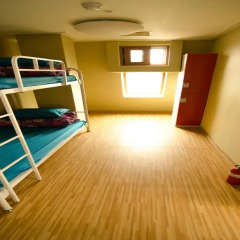 Kimchee Sinchon Guesthouse - Hostel Кровать в общем номере с двухъярусной кроватью фото 2
