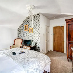 Отель Plas Llwyd Guest House 4* Улучшенный номер с различными типами кроватей фото 7