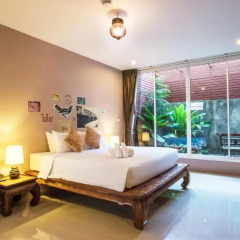 Отель Feung Nakorn Balcony Rooms and Cafe 3* Люкс с различными типами кроватей фото 6