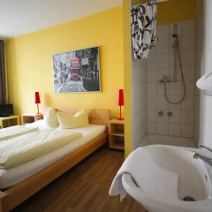 Отель Pension/Guesthouse am Hauptbahnhof Стандартный номер с двуспальной кроватью (общая ванная комната) фото 20