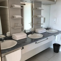 Отель Tahiti Airport Motel 2* Стандартный семейный номер с двуспальной кроватью фото 2