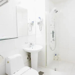 M.BIZ Hotel 2* Стандартный семейный номер с различными типами кроватей фото 3