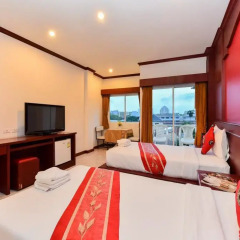 Отель Art Mansion Patong 3* Улучшенный номер двуспальная кровать фото 4