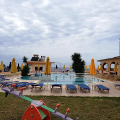 Palm Bay Hotel Studios бассейн фото 3