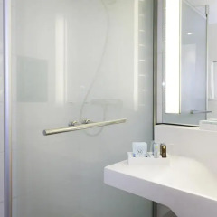 Отель Novotel Lyon Centre Part Dieu 4* Улучшенный номер с различными типами кроватей фото 3