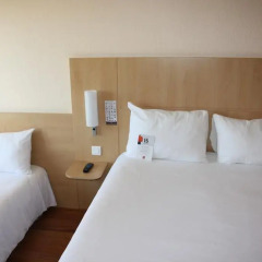 Отель Ibis Marseille Centre Gare Saint Charles 3* Стандартный номер с различными типами кроватей фото 4