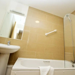 Отель Staycity Aparthotels Saint Augustine Street 4* Апартаменты с различными типами кроватей фото 10