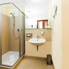 Отель & Apartments Zarenhof Berlin Mitte Германия, Берлин - 2 отзыва об отеле, цены и фото номеров - забронировать отель & Apartments Zarenhof Berlin Mitte онлайн ванная