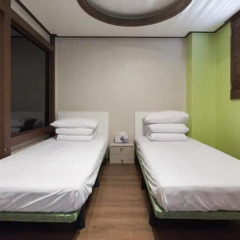 Red Panda Hotel 2* Стандартный номер с 2 отдельными кроватями фото 2